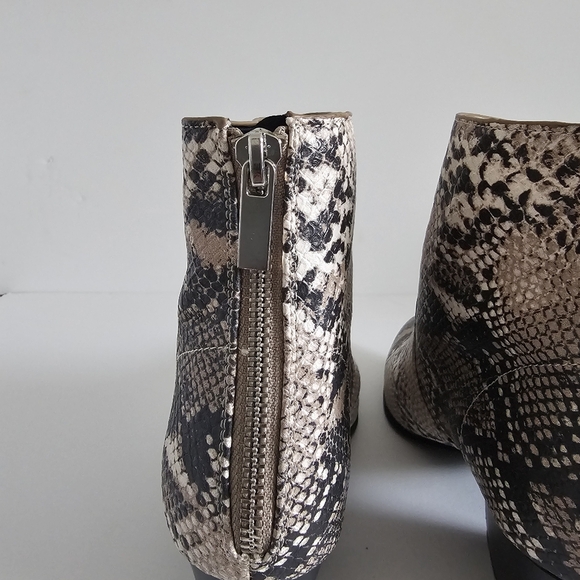 Qupid women's bootie snakeskin black white block heel 7.5 - Picture 4 of 7